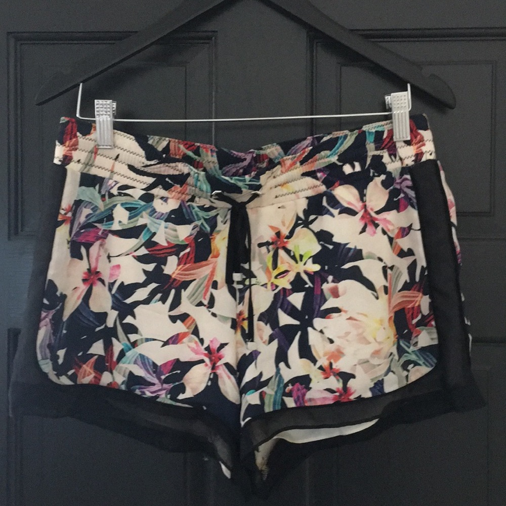 100% Silk Floral short w/ amazing details!